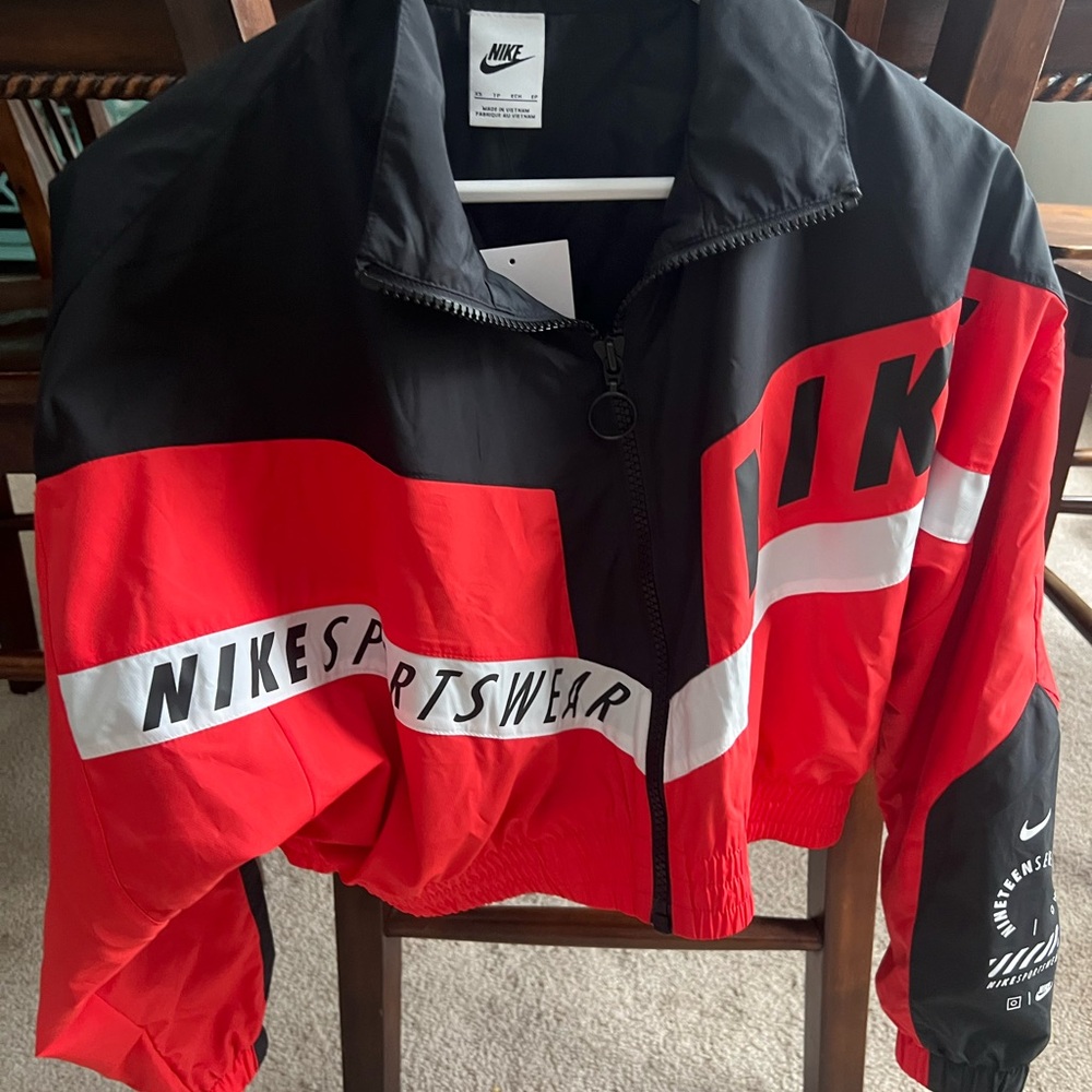 Nike Black and Red Sports Cropped Women’s Jacket